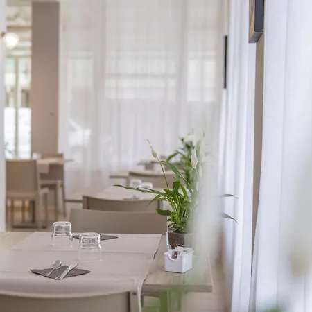 Hotel La Perla Cervia
