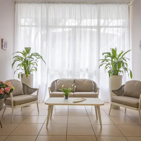 La Perla Hotel
